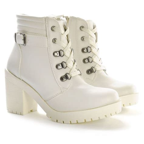 bota branca dafiti